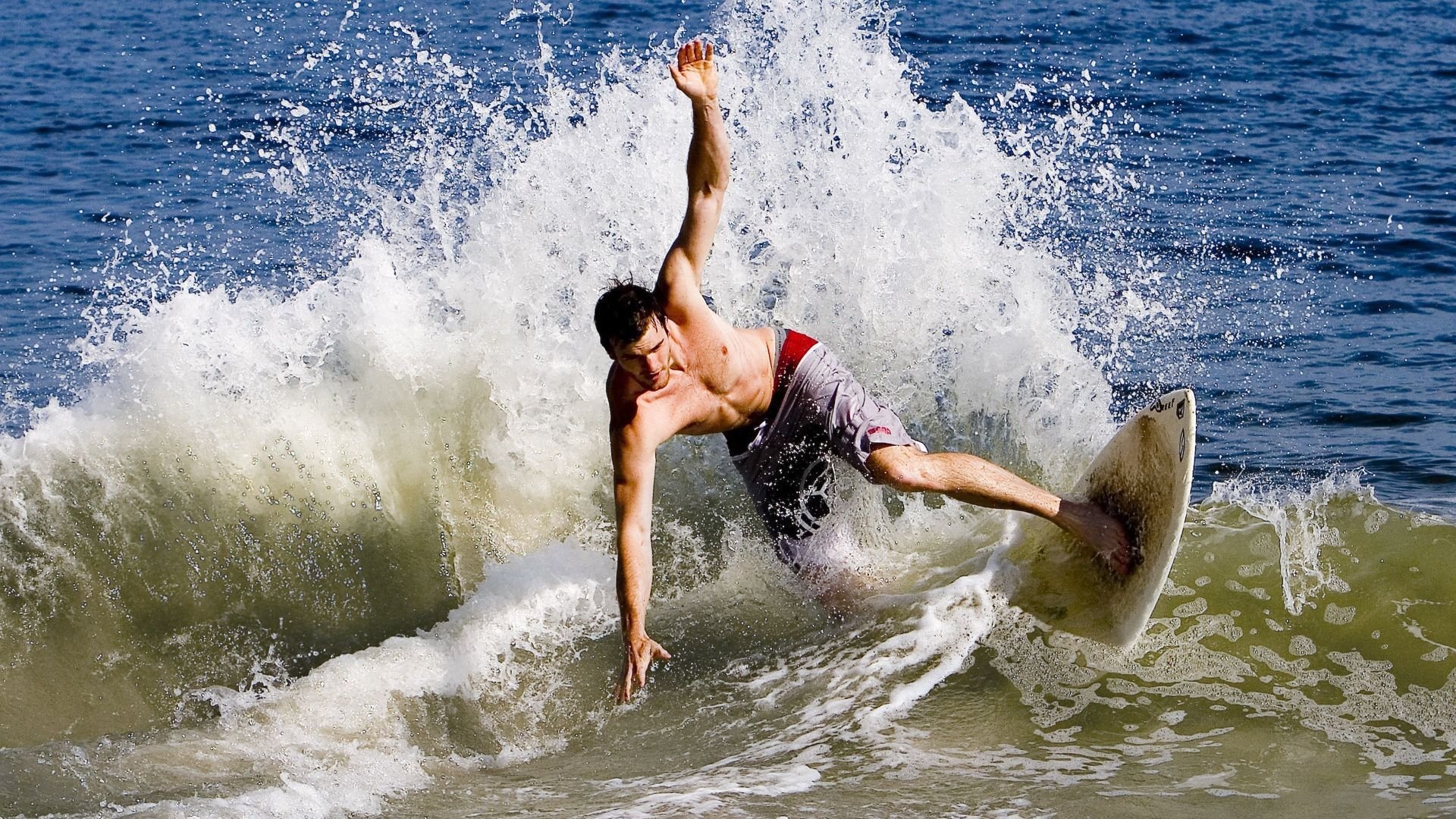 裁判争议:比赛中的争议判罚剖析,比赛裁判不公平怎么办